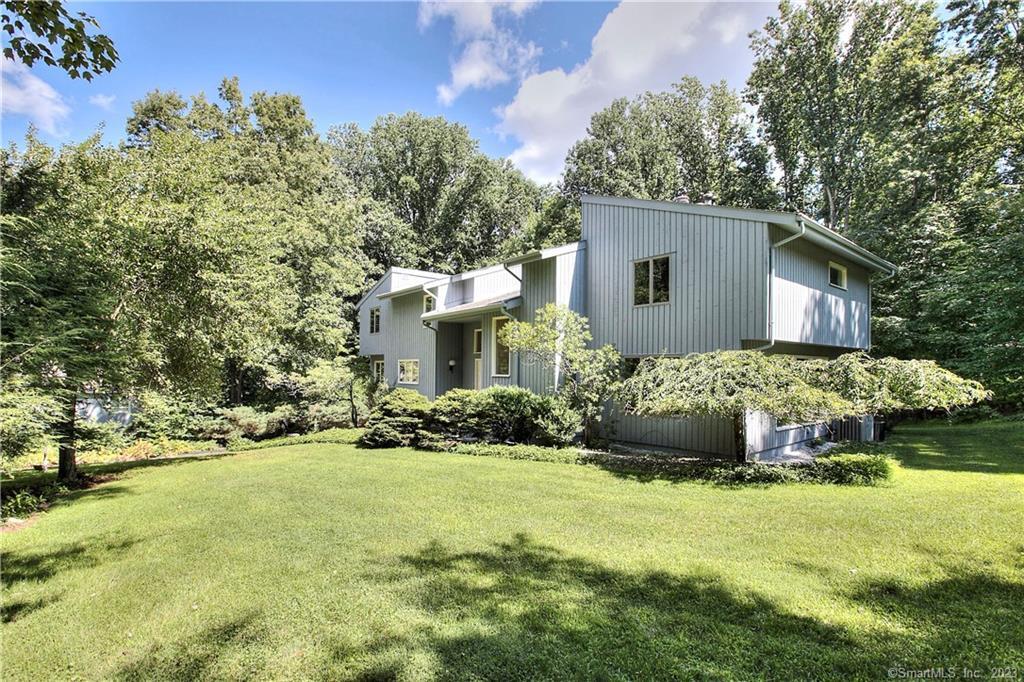 4 Bayberry Common — exterior photo