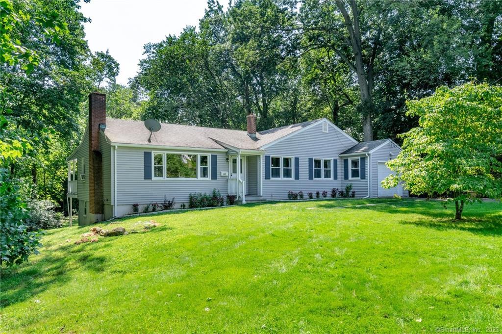 165 New Canaan Avenue — exterior photo