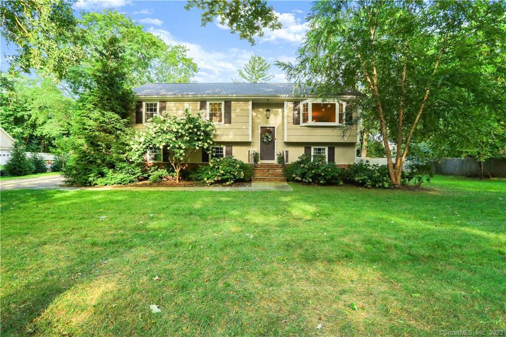 21 Stanton Drive — exterior photo