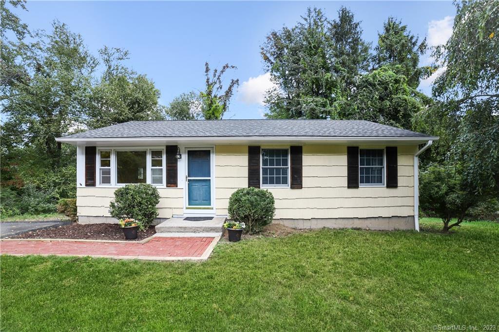 11 Bonnie Brae Drive — exterior photo