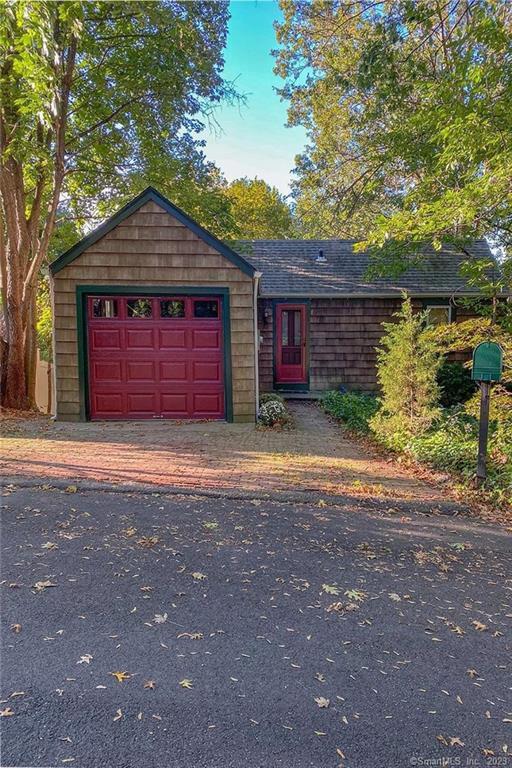 15 Carol Drive — photo 1