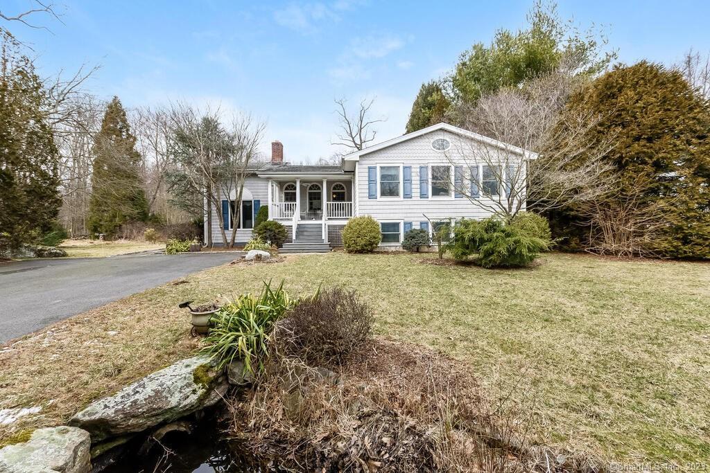 11 Flintlock Road — exterior photo