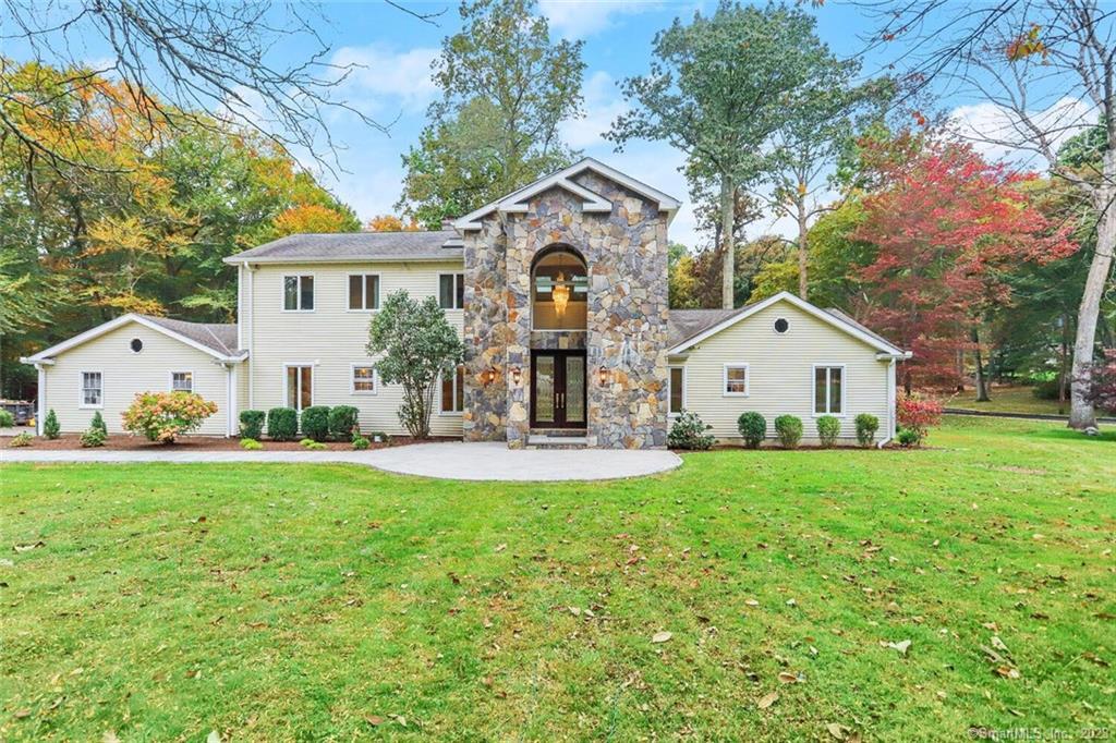 138 New England Drive — exterior photo