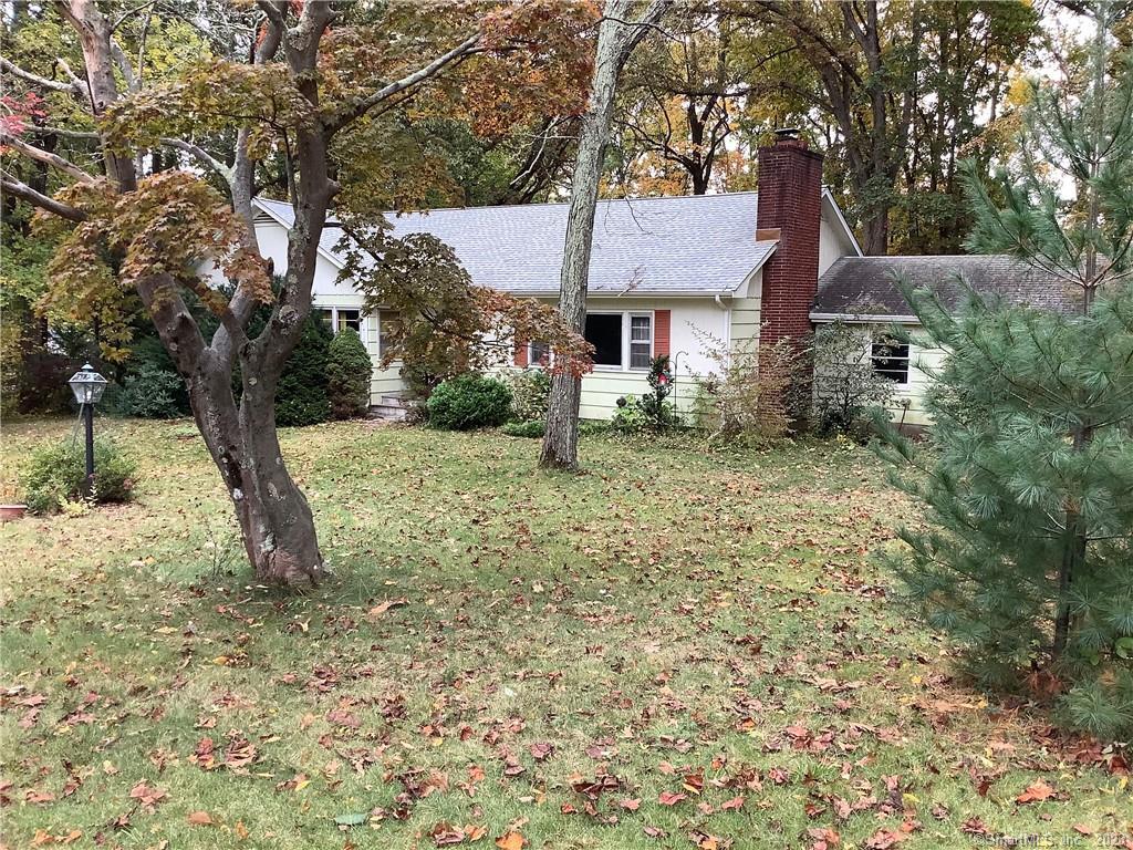 10 Lounsbury Road — exterior photo