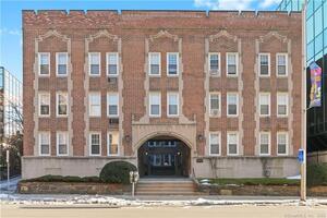 639 Summer Street, Unit 15