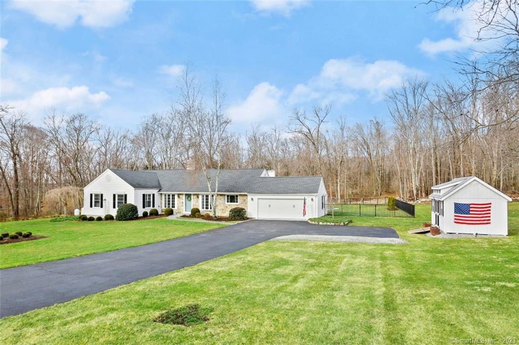30 Far Horizon Drive — exterior photo
