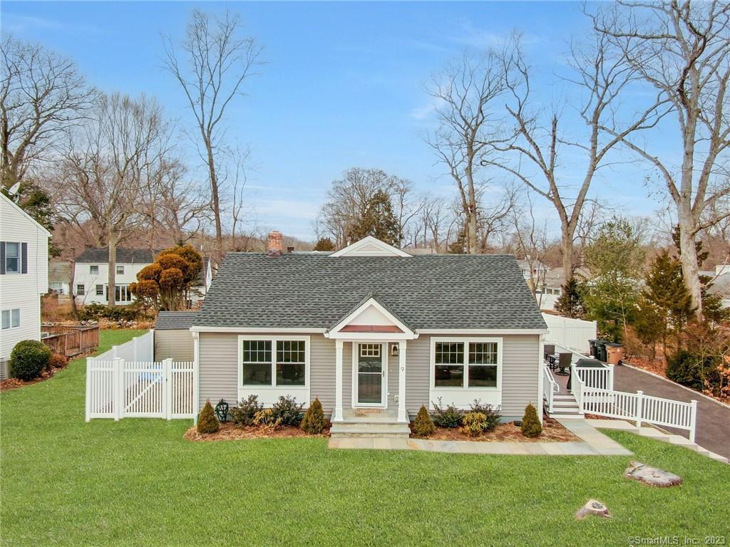 9 Ayres Drive — exterior photo