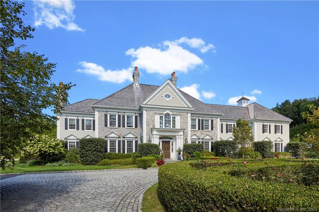 599 Middlesex Road — exterior photo