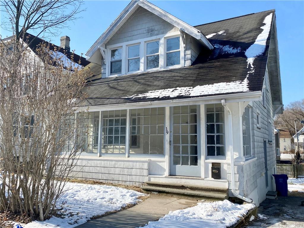 19 Lincoln Avenue — photo 1