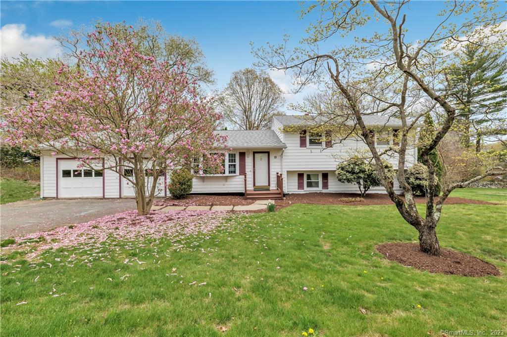 19 Floral Lane — exterior photo