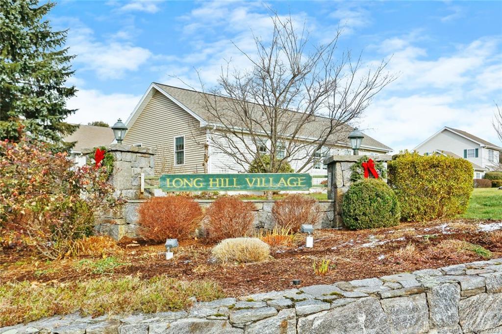 11 Rainbow Drive — exterior photo