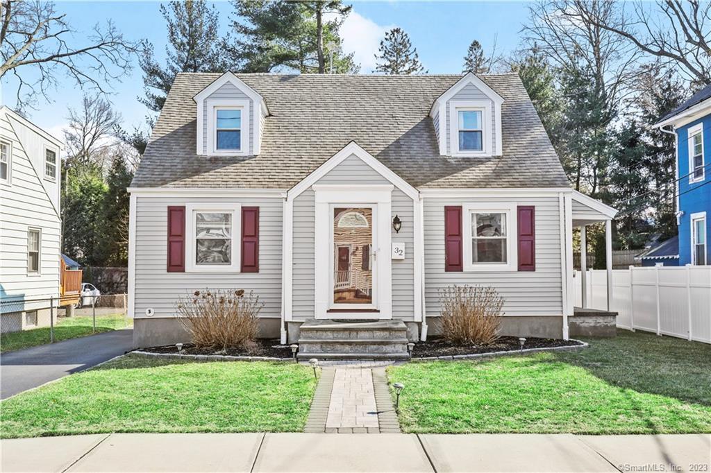 32 Emerson Street — exterior photo