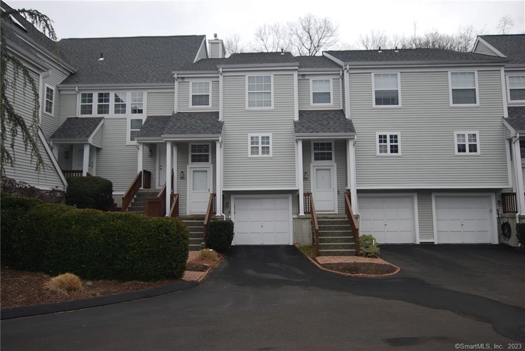 413 Foxboro Drive, Unit 413 — exterior photo