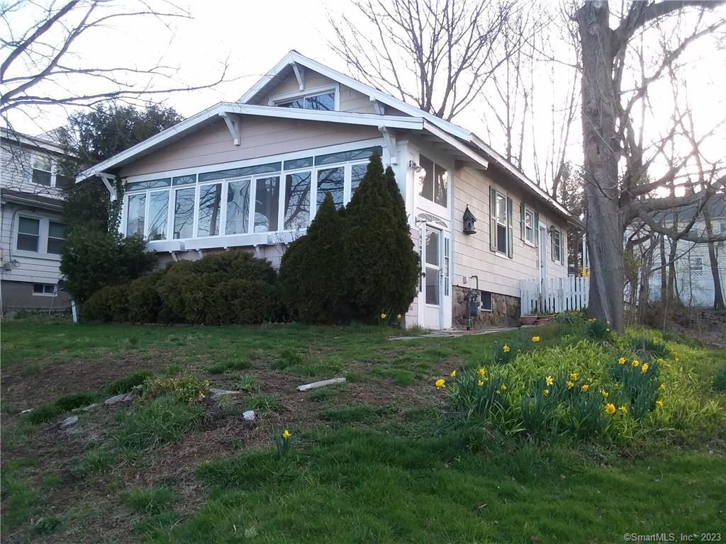 14 Magnolia Avenue — photo 1