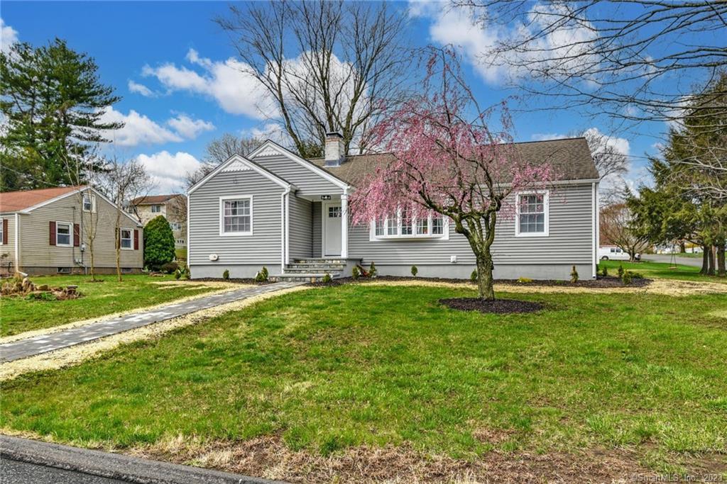 58 Clemens Avenue — photo 1
