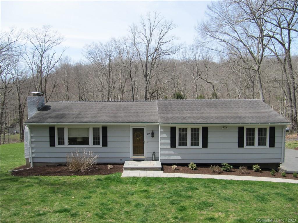 87 Sugarloaf Drive — photo 1