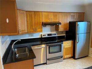 413 Glenbrook Road, Unit 9