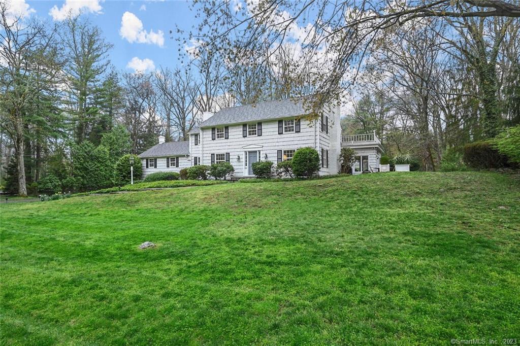 33 Stony Brook Road — exterior photo