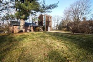 26 Pin Oak Court