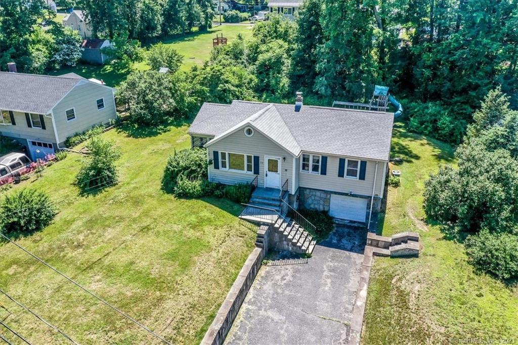 20 Buttonball Drive — exterior photo