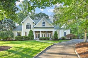4 Christopher Court