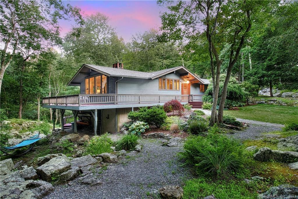 12 Deepwood Road — exterior photo
