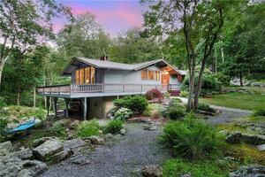 12 Deepwood Road