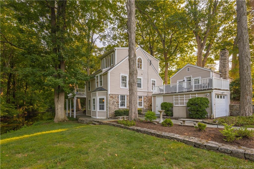 214 Silvermine Avenue — exterior photo