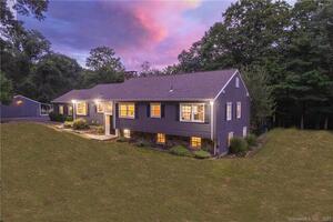 83 Riverbank Drive