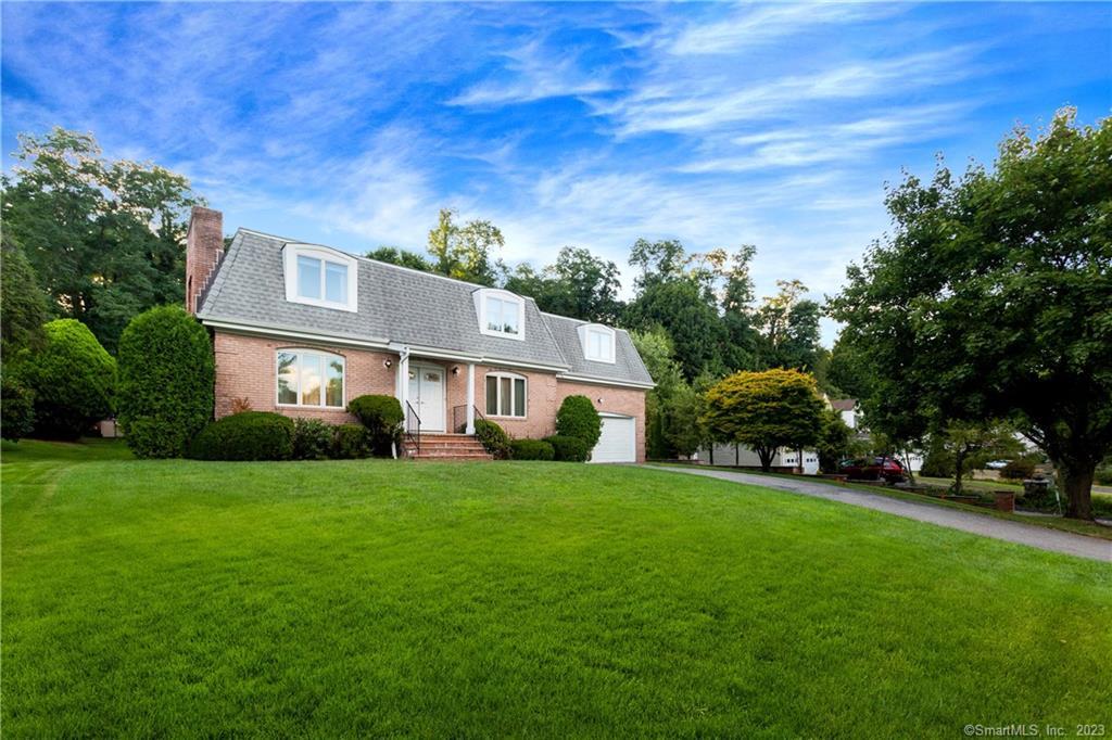 14 Coachlamp Lane — exterior photo