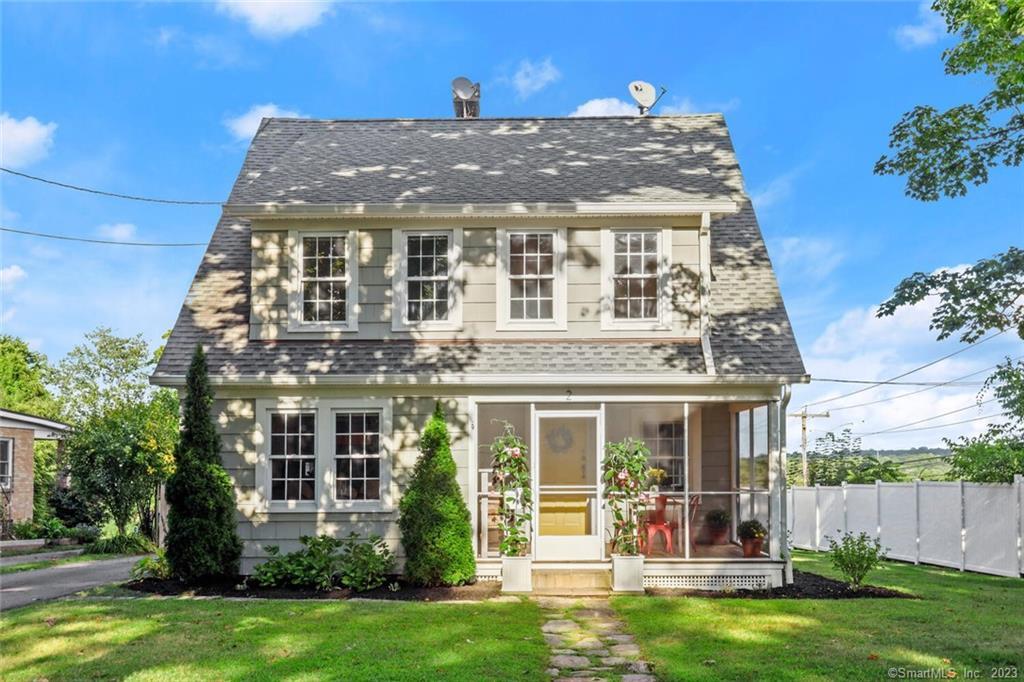 2 Mountain View Avenue — exterior photo