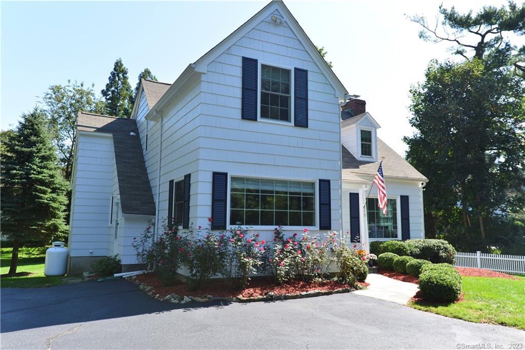 38 Roseville Road — exterior photo