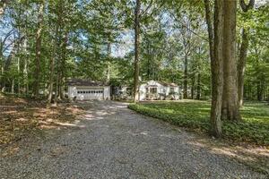 11 Lockwood Circle
