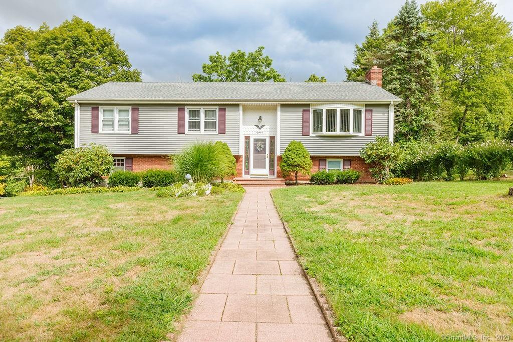 18 Dunellen Road — exterior photo