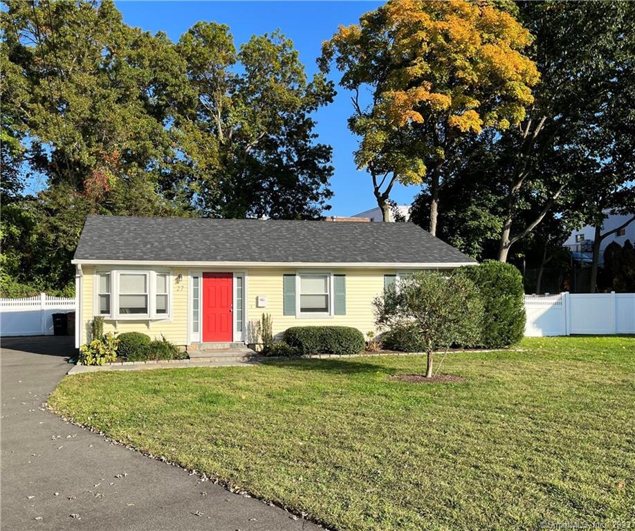 27 Corn Cake Lane, Stamford, Connecticut photo 1