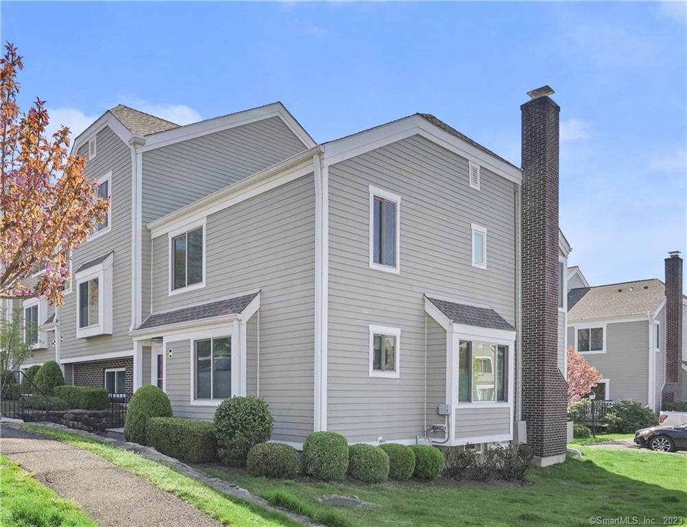 71 Aiken Street, Unit M11 — exterior photo