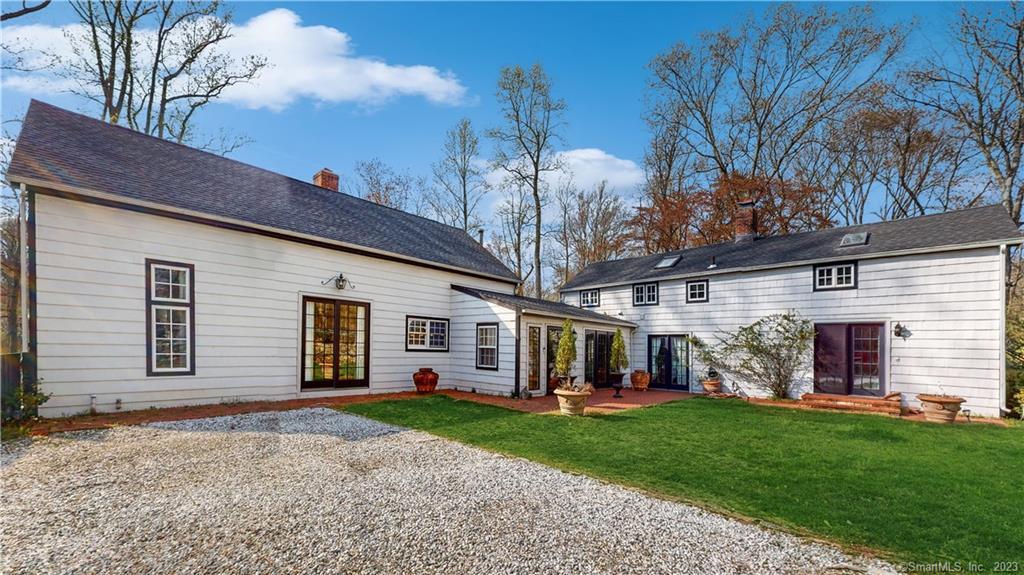69 Newtown Turnpike — exterior photo