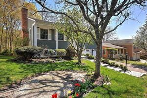 318 Stonebridge Lane, Unit 318