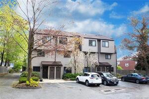 329 Strawberry Hill Avenue, Unit 9