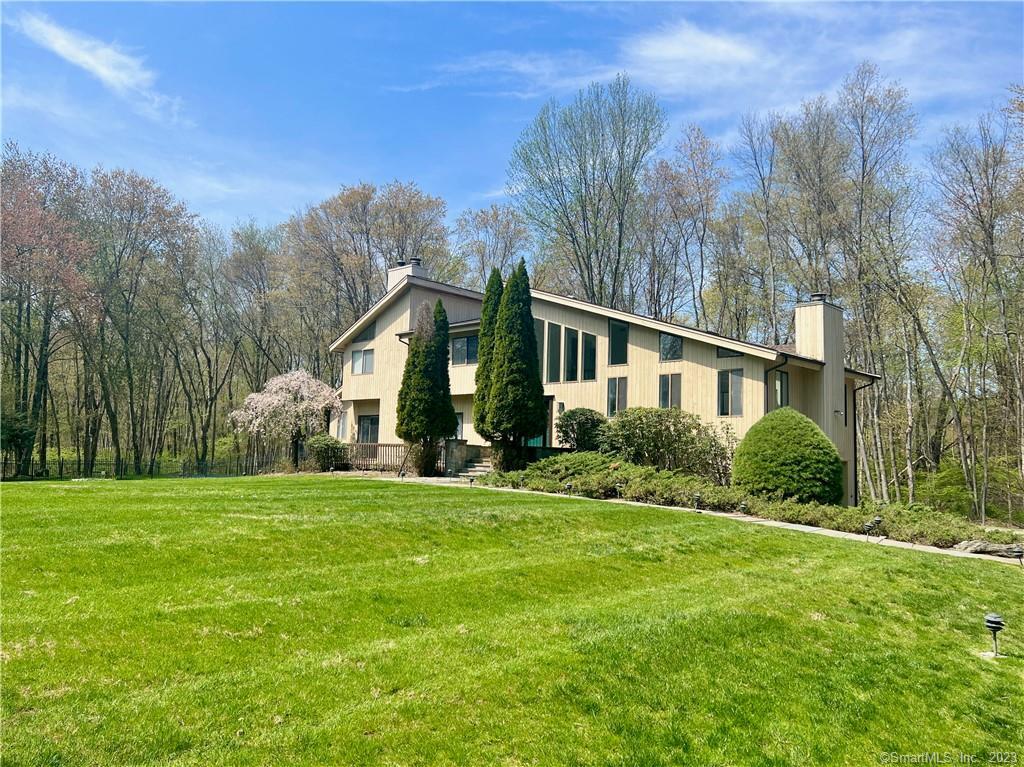 63 Lake Drive — exterior photo