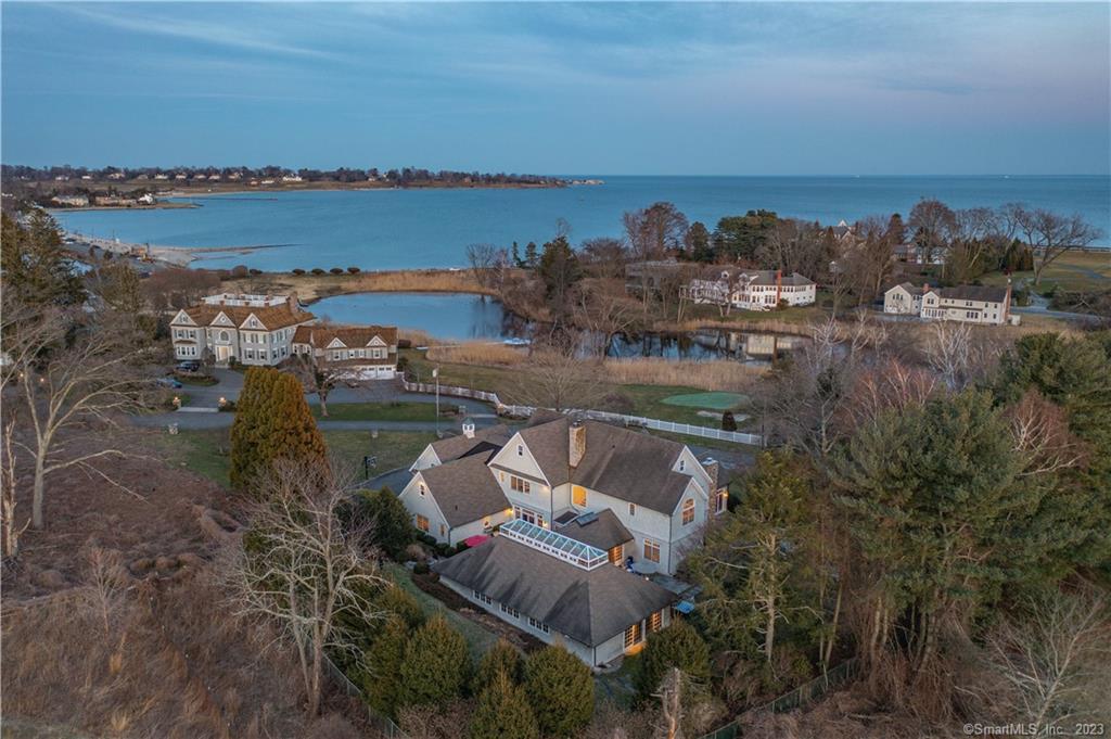 8 Hedley Farms Road — exterior photo