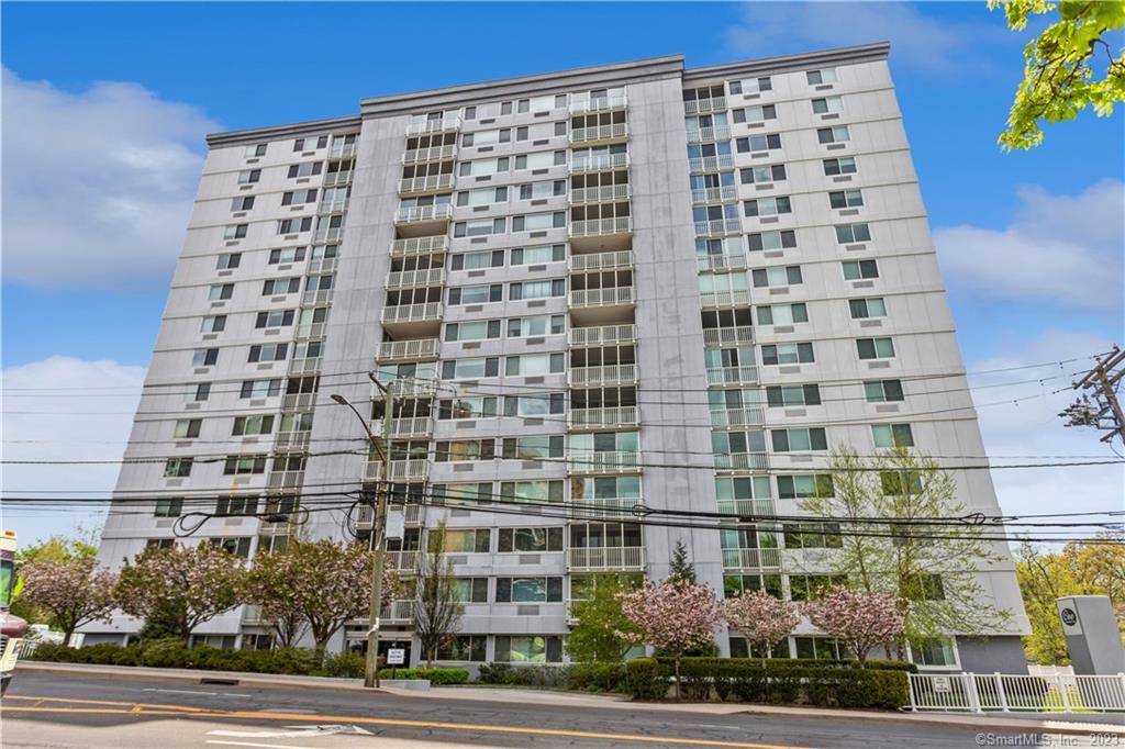 1 Strawberry Hill Avenue, Unit 2A — exterior photo