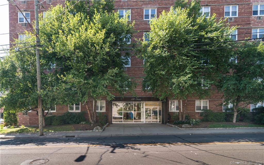140 Grove Street, Unit 3K — exterior photo
