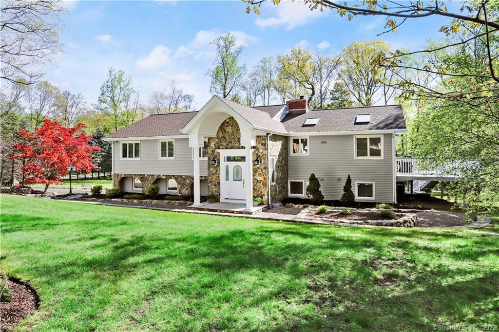 61 Dogwood Court — exterior photo