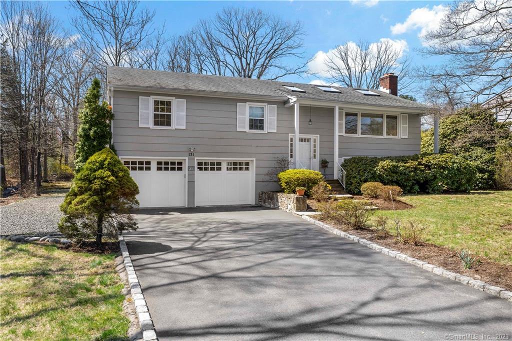 131 Grumman Avenue — exterior photo