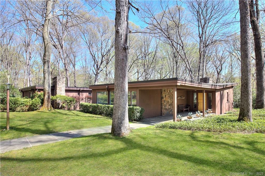 208 Bayberry Lane, Westport, CT 06880
