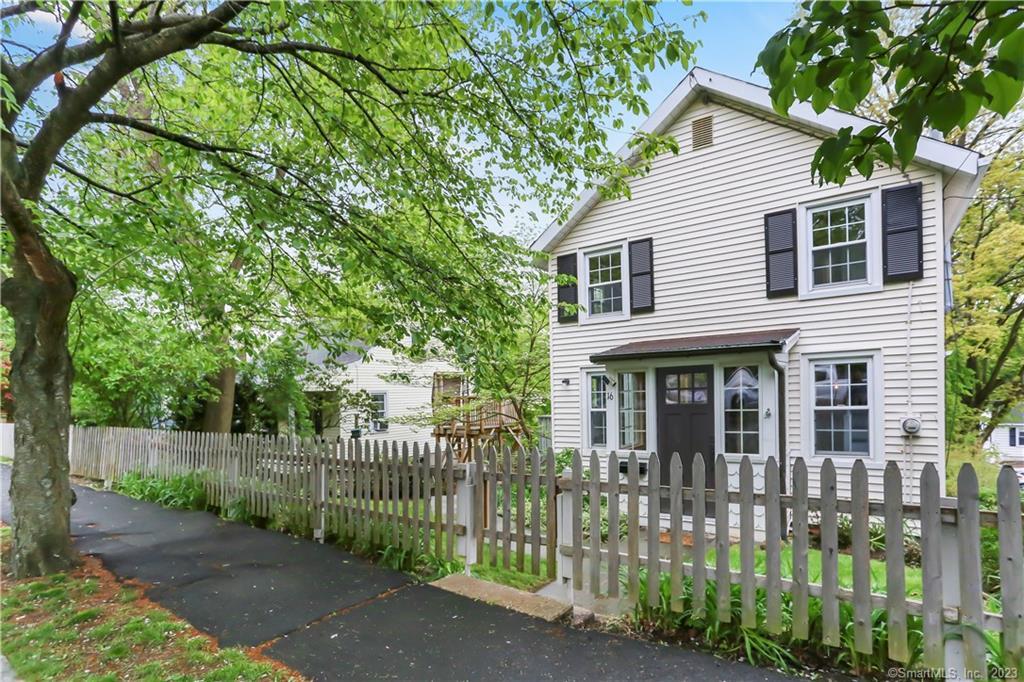 16 Pemberwick Road — exterior photo