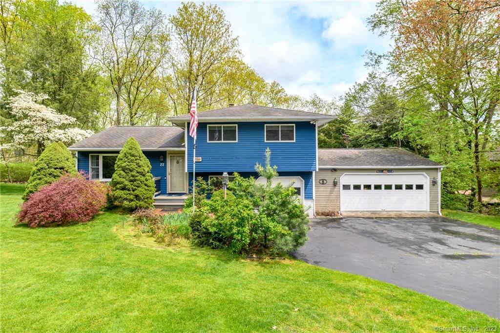 22 Algonquin Road — exterior photo