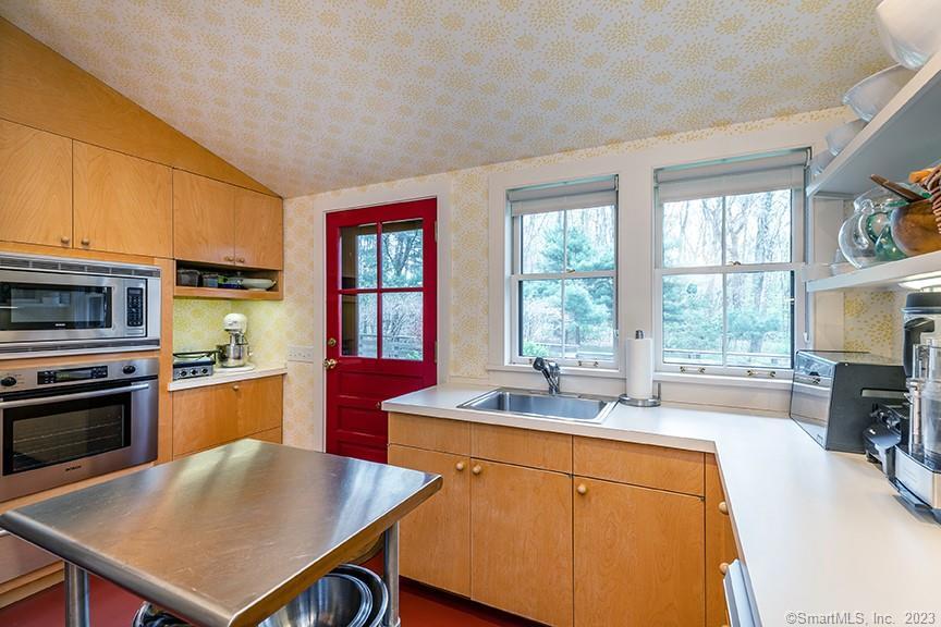 Kent, Connecticut, 4 Bedrooms Bedrooms, 10 Rooms Rooms,5 BathroomsBathrooms,Single Family For Sale,For Sale,Treasure Hill,FADF2505222F26ADE0531401100AFF