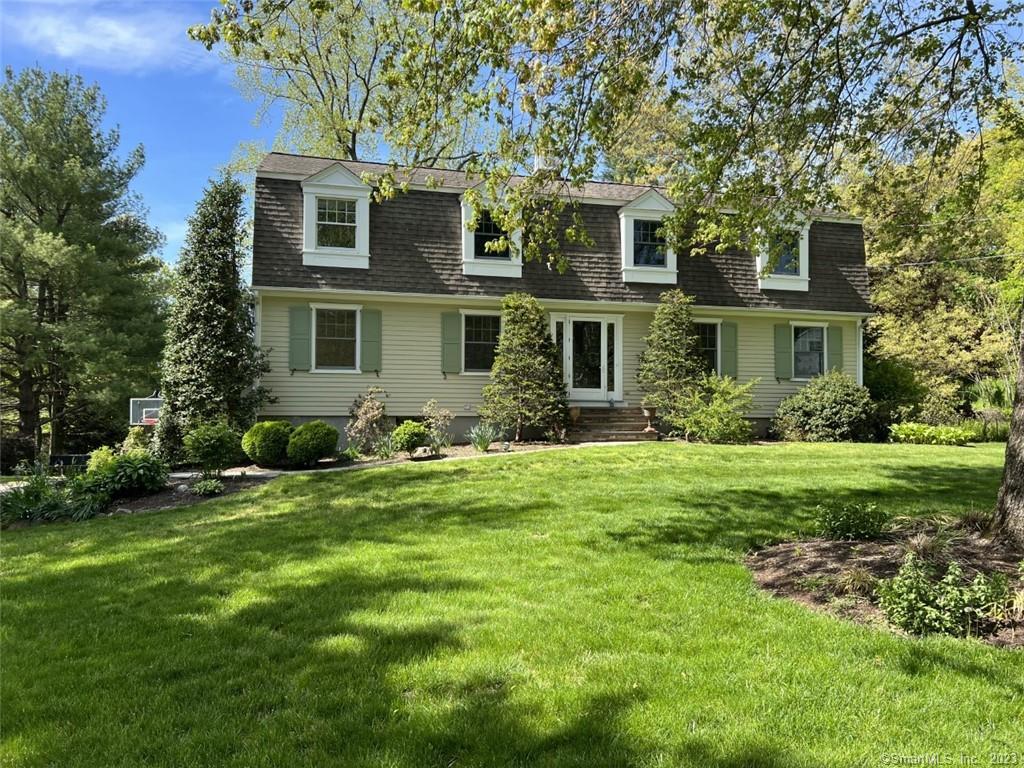 15 Lincoln Drive — exterior photo